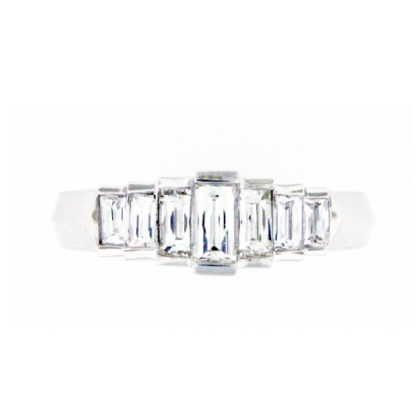 0.85ctw Tycoon Cut Diamond VS Clarity; GH Colour 18K White Gold Ring - Size 5